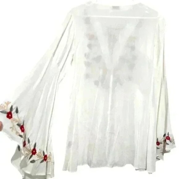 Tasha Polizzi | White Floral Embroidered Bell-Sleeved Blouse, Sz M ♥ Like new! - Picture 4 of 5